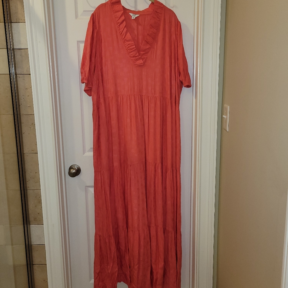 Crown & Ivy Coral Tiered Maxi Dress with Palm Design Size 3X